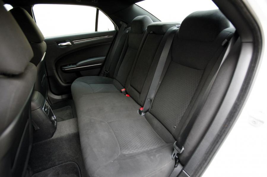  Chrysler 300C 2011 года  (фото 51 из 83)